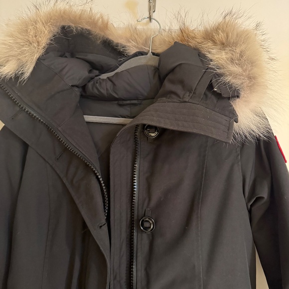 Women's Canada Goose Rossclair Parka Size Medium - Picture 4 of 16